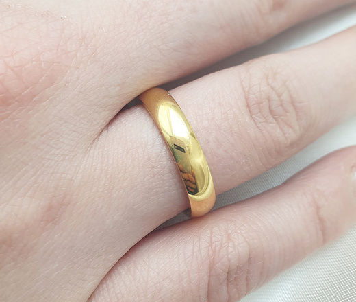 Obrączka ze złoconego tytanu w rozmiarze 13 1788