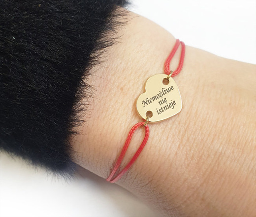 1125 bransoletka z grawerem złote serce na sznurku