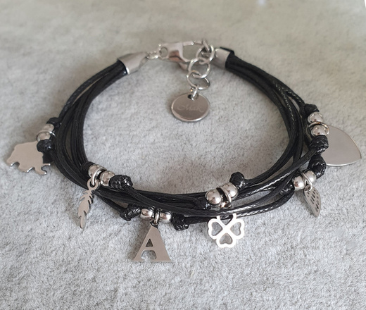 1292 bransoletka stal szlachetna na sznureczkach zawieszki literki