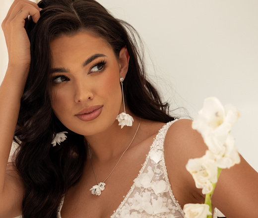 1653 naszyjnik srebrny 925 kryształek z kwiatuszkiem