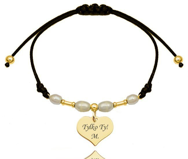 1253 bransoletka grawerowana srebrna 925 pozłacana na sznurku perełki