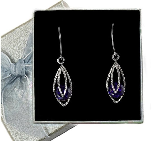 480/211  kolczyki srebrne z fioletową cyrkonią