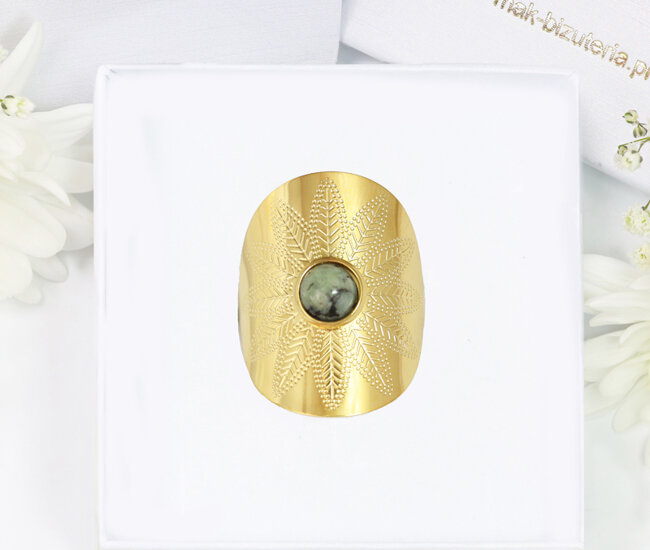 1726/15 pierścionek regulowany złocony z kamieniem naturalnym