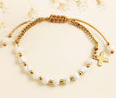 1571/17 bransoletka różaniec złota na sznureczku z koralikami z masy perłowej i krzyżem 