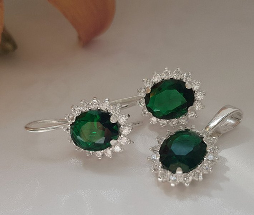 480/92 komplet srebrny owale z cyrkoniami szmaragdowymi