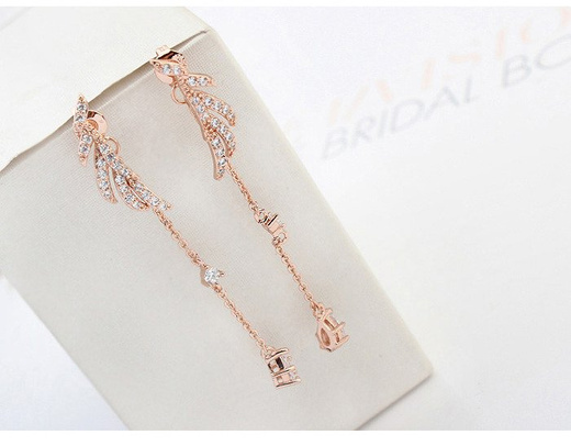 Kol 599/612 KOLCZYKI listki z cyrkoniami, do branka doczepiony łańcuszek z cyrkoniami, różowe złoto