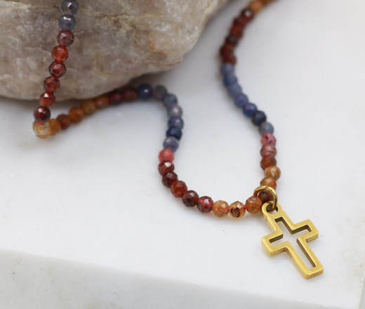 Naszyjnik z krzyżem i kamieniami naturalnymi (rubinowy szafir) 1799/6