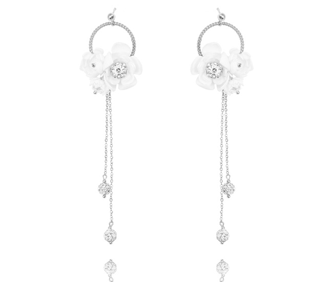 1668 kolczyki na ślub kwiatuszki z kuleczkami disco ball oraz z kryształkami srebrne