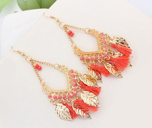 Kol 599/716 KOLCZYKI złote, czerwone frędzle, chwosty