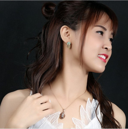 Kol 599/632 KOLCZYKI pozłacane ananasy z zielonymi i srebrnymi cyrkoniami