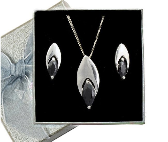 480/104  komplet srebrny łezki z czarnymi cyrkoniami