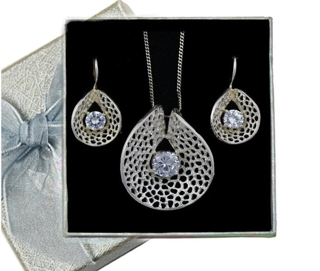 480/108  komplet srebrny okrągły z białymi cyrkoniami