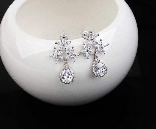 Kol 599/869 Kolczyki na ślub, łezka i kwiatuszki z cyrkonią sztyft