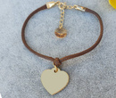 1107 BRANSOLETKA Z GRAWEREM złote serce na sznureczku 