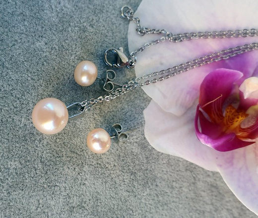 1189 komplet stalowy z perełkami naturalnymi brzoskwiniowy