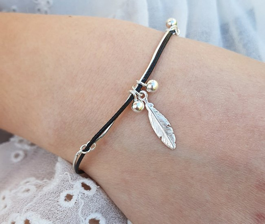 1154 bransoletka z grawerem srebrna 925 piórka