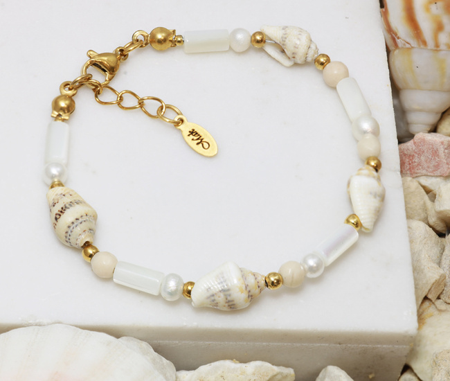 bransoletka ze stali z muszelek, pereł i kamieni naturalnych 1835