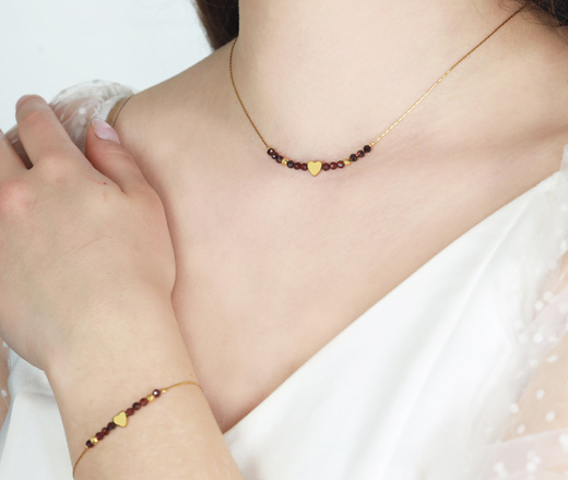 Złoty naszyjnik z granatem i sercem grawerowanym 1772/2