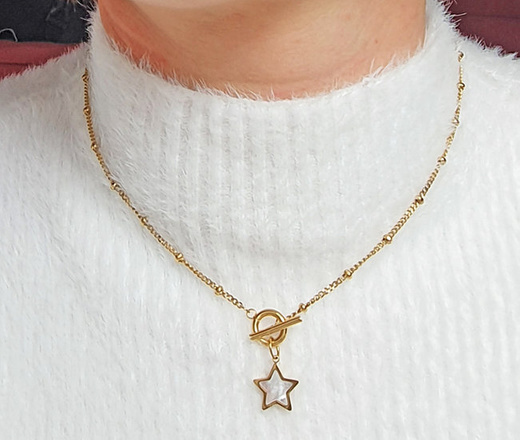 1232/27 naszyjnik złoty stalowy grawerowany z masą perłową koniczynka