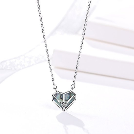 1064/22 Naszyjnik srebrny 925, serce z masą perłową