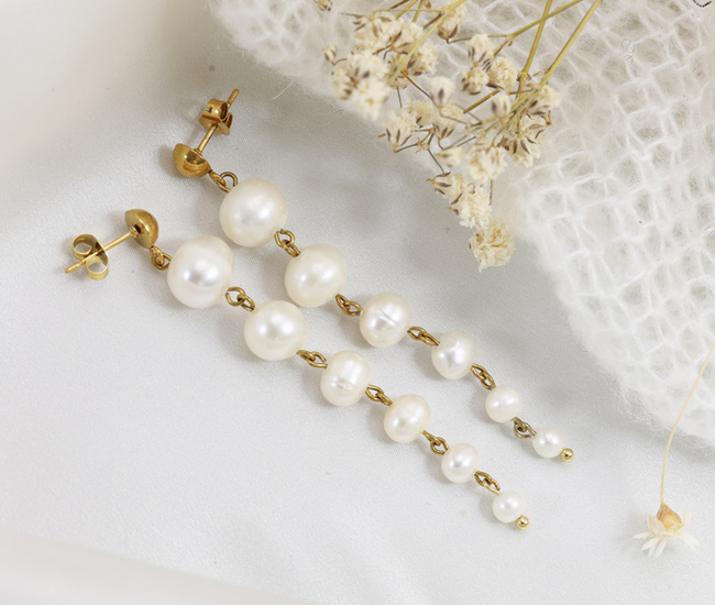 Kolczyki pozłacane z perłami naturalnymi, długie 1773