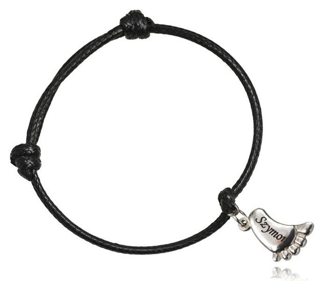 BR972 bransoletka na sznureczku z grawerem stópka