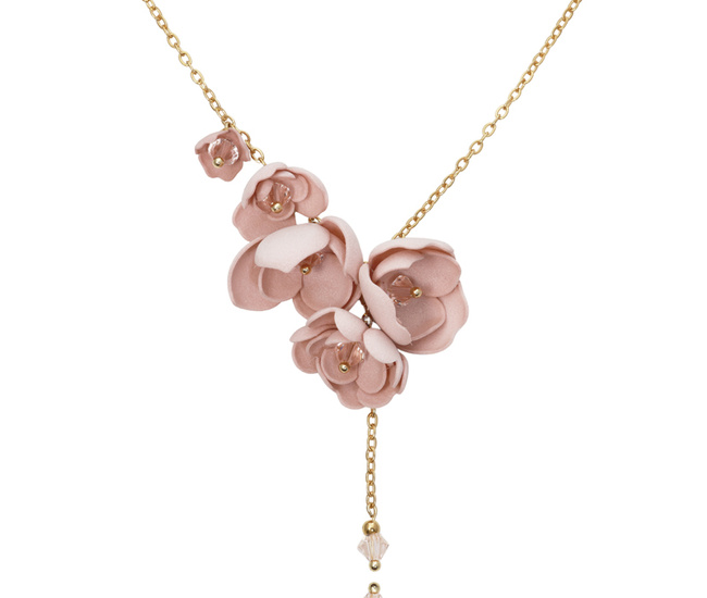asymetryczny naszyjnik pozłacany z kwiatuszkami i kryształami handmade pudrowy róż 1816/3