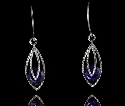 480/211 kolczyki srebrne z fioletową cyrkonią
