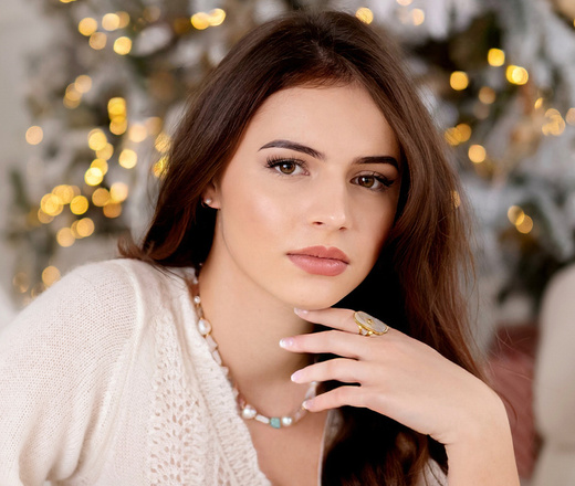 1726/12 złocony pierścionek z owalem z masy perłowej