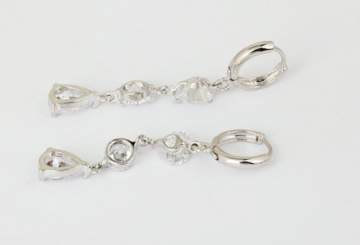 Kol 599/83 kolczyki kryształy białe złoto