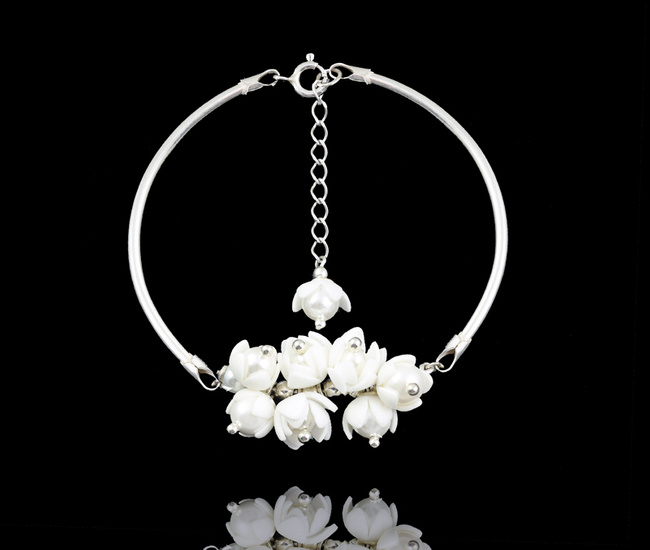 1562 bransoletka srebrna 925 z  perełkami i kwiatuszkami