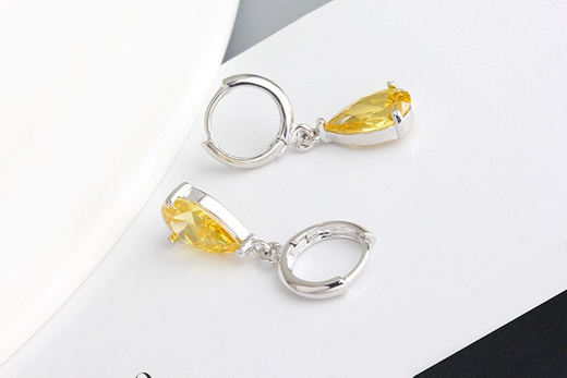 Kol 599/623 KOLCZYKI z żołtą łezką, piękne, srebrne