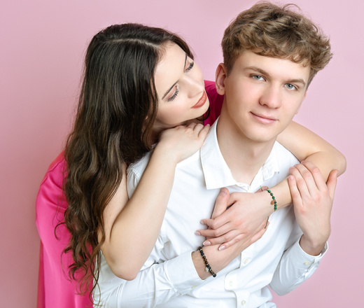 1628/10 bransoletka męska stalowa z grawerem koralikami drewnianymi i kamyczkami wulkanicznymi