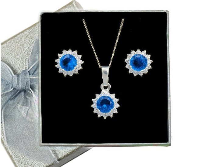 480/100 komplet srebrny kwiatuszki z błękitnymi cyrkoniami