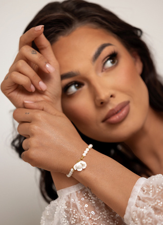 1665 bransoletka ślubna z perłami i kwiatem srebrna