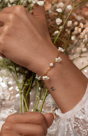 1663 komplet ślubny pozłacany z kwiatuszkami i perłami