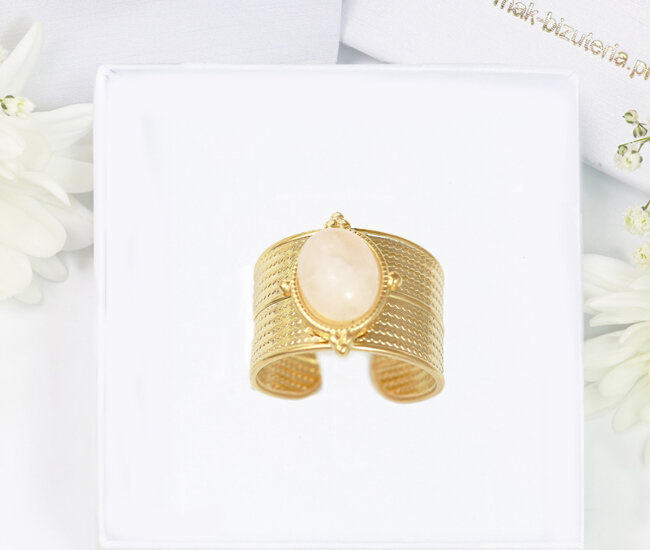 1726/11 ażurowy złocony pierścionek z opalem