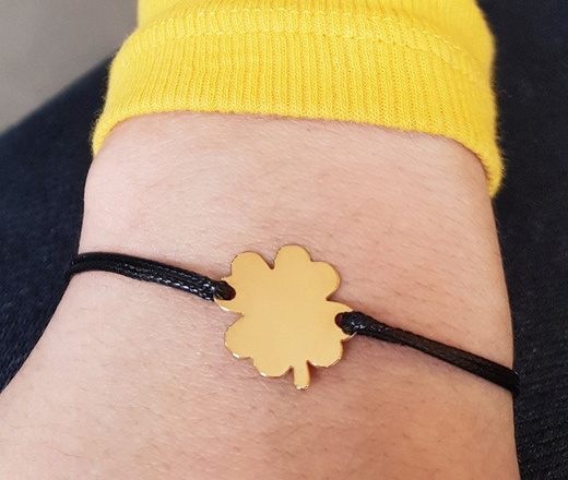 1053 BRANSOLETKA Z GRAWEREM koniczynka srebro złotcone na sznureczku