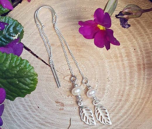 1152 Kolczyki srebrne 925 łańcuszku przeciągane listki i perełki naturalne