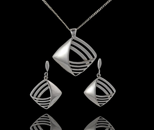 480/219 komplet srebrny w kształcie kwadratów