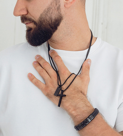 Bransoletka męska z grawerem czarna skóra 1858/2 sześć przekładek