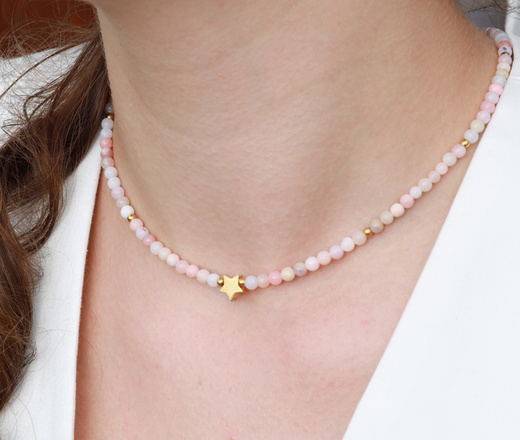 1696 naszyjnik z grawerowana gwiazdką i opalem różowym