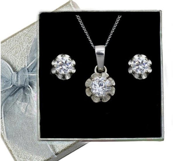 480/274  Kompet srebrny z kwiatuszki 925