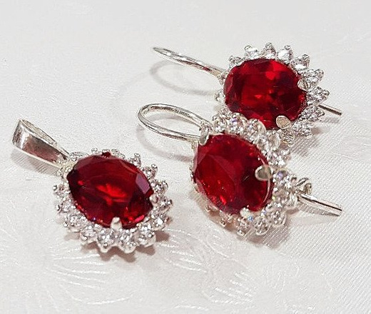 480/81 komplet srebrny owale z cyrkoniami rubinowymi