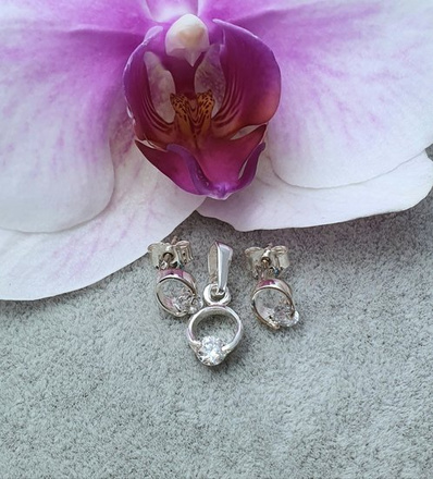 480/336 Komplet srebrny 925, cyrkonią białą kolczyki, wisiorek .