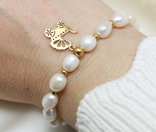 Bransoletka z grawerem i perłami dla mamy 1804