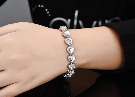 BR599/477 srebrna, CYRKONIE BRANSOLETKA 18 cm serduszka