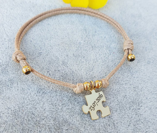 1101 BRANSOLETKA Z GRAWEREM złota na sznureczku