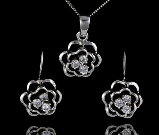 480/252 komplet srebrny kwiatuszki z błyszczącymi cyrkoniami