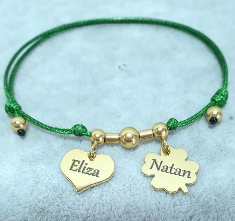 1120 BRANSOLETKA Z GRAWEREM złota na sznureczku serce stópki